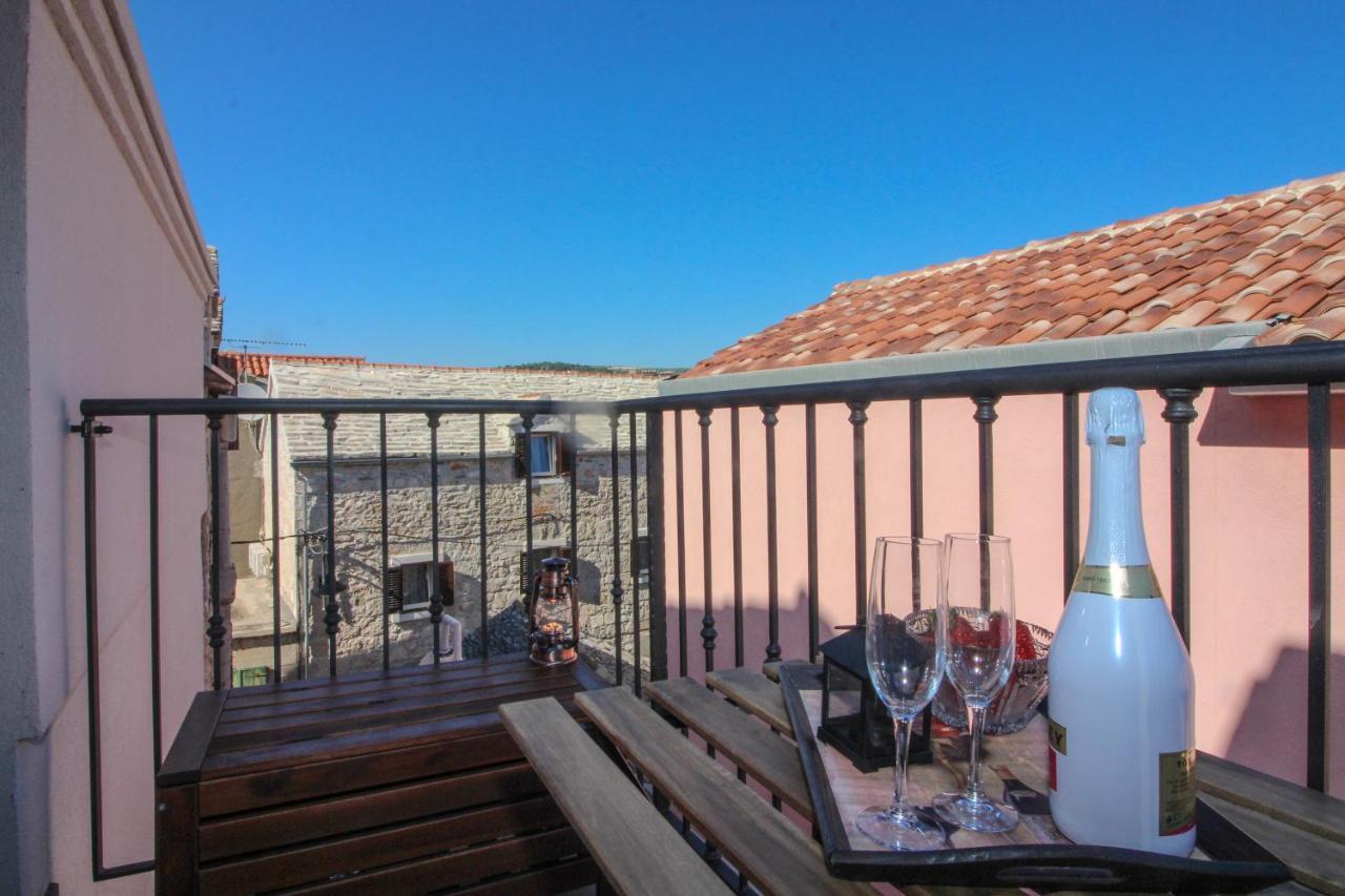 Appartamento Ghetto Primošten Esterno foto